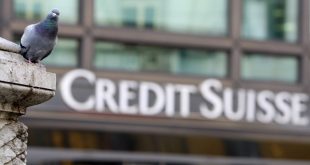 Acciones de Credit Suisse se desploman un 30%