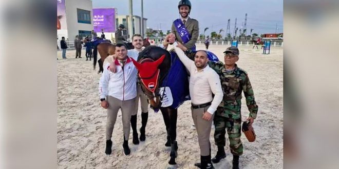 Le cavalier syrien Ali Issa remporte la médaille de bronze individuelle au Championnat militaire arabe au Caire